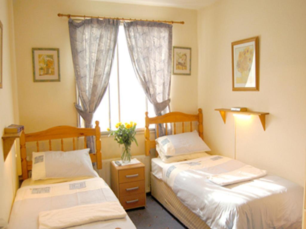 Broadway Lodge Bed And Breakfast Surbiton Rom bilde